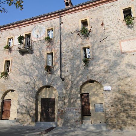 Dimora Storico Romantica Il Sole E La Luna Cerretto Langhe Екстер'єр фото