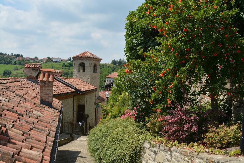 Dimora Storico Romantica Il Sole E La Luna Cerretto Langhe Екстер'єр фото