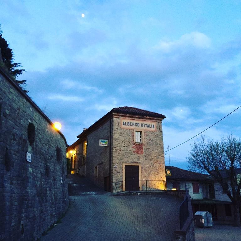 Dimora Storico Romantica Il Sole E La Luna Cerretto Langhe Екстер'єр фото